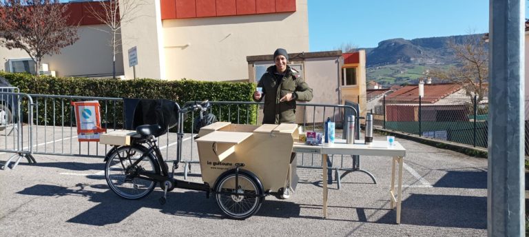 Photo triporteur déplié - karine Marre